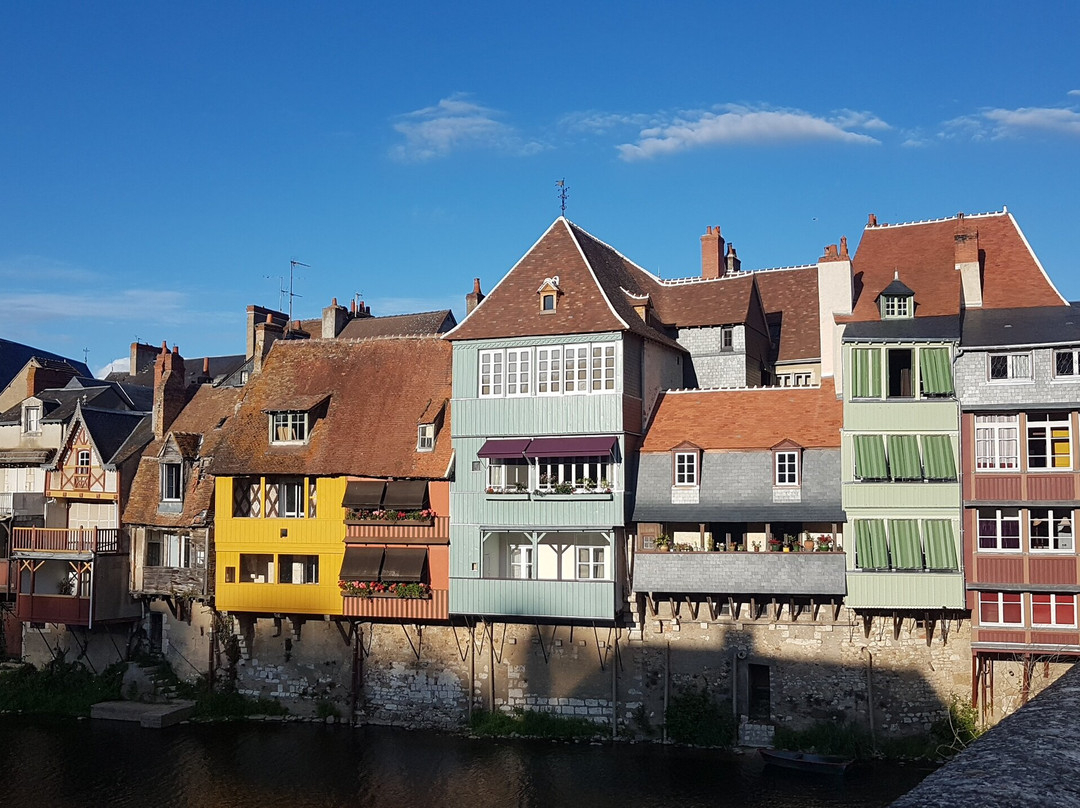 Les Vieilles Maisons du Pont主图
