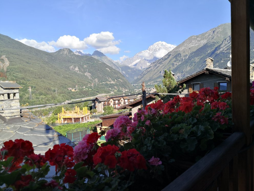 Trois Couronnes Bed & Breakfast di Charme主图