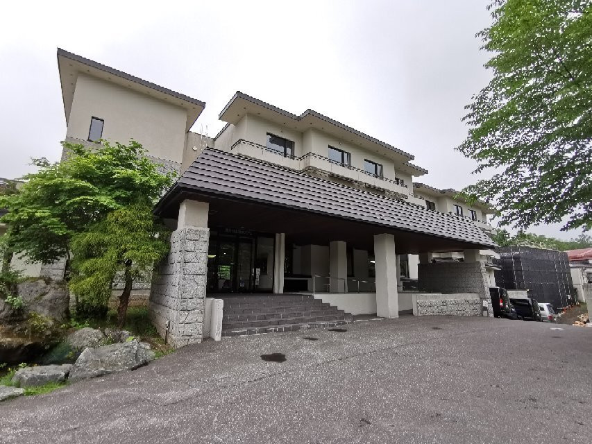 汤元白金温泉酒店主图