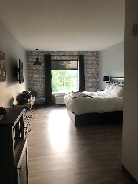 Waterfront Hotel主图