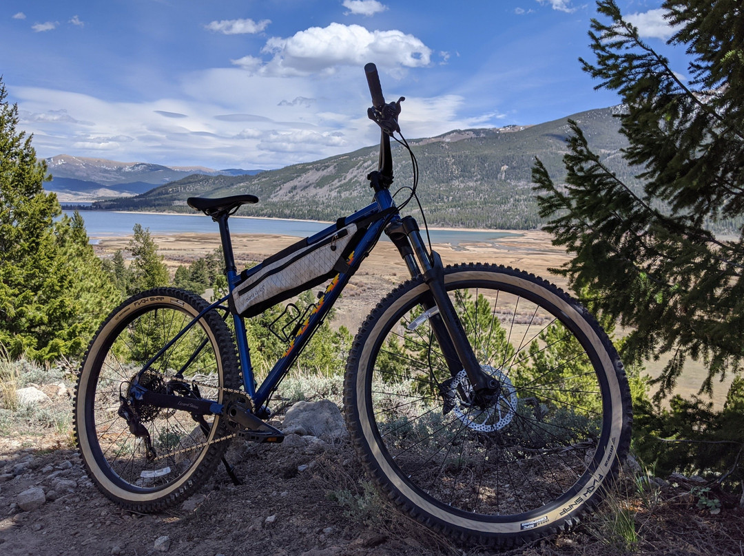 Twin Lakes SUP & Cycle-Twin Lakes必去景点