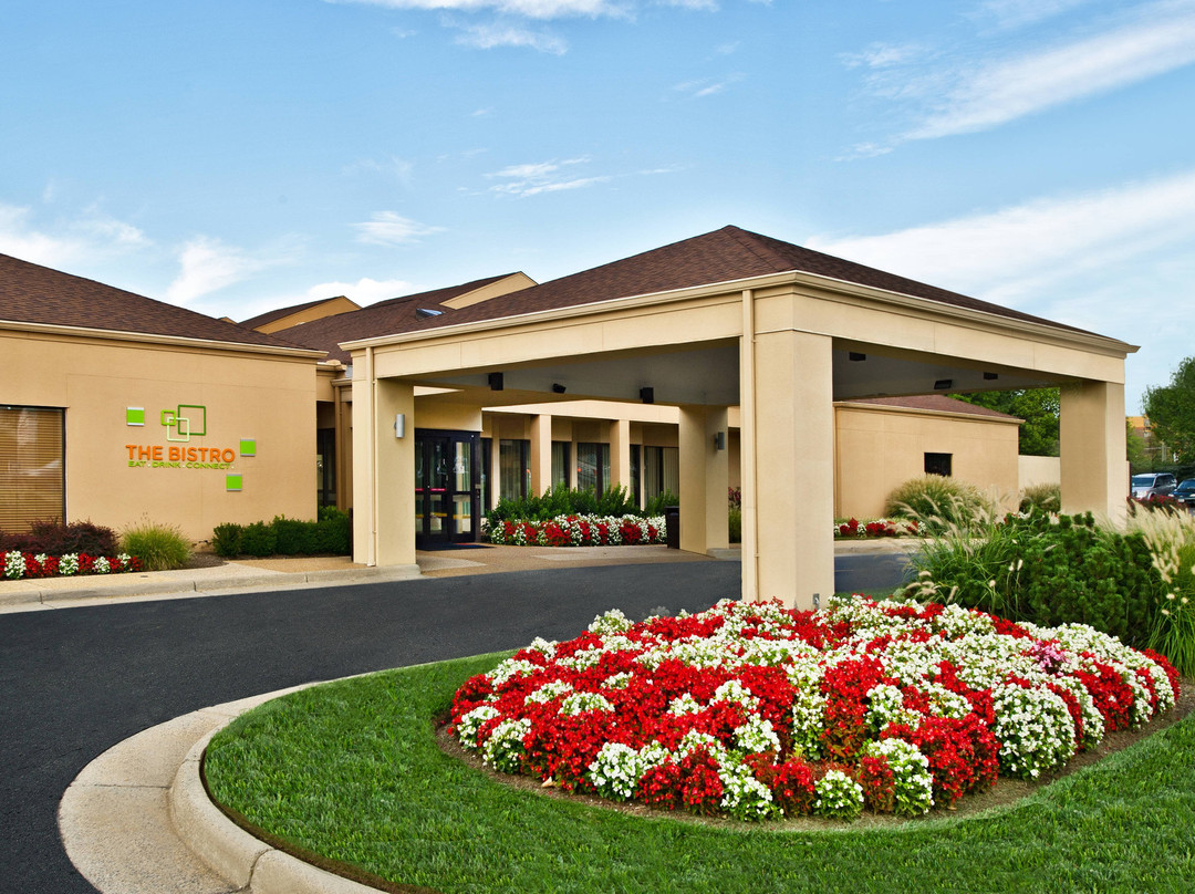 费尔奥克斯费尔法斯万怡酒店主图