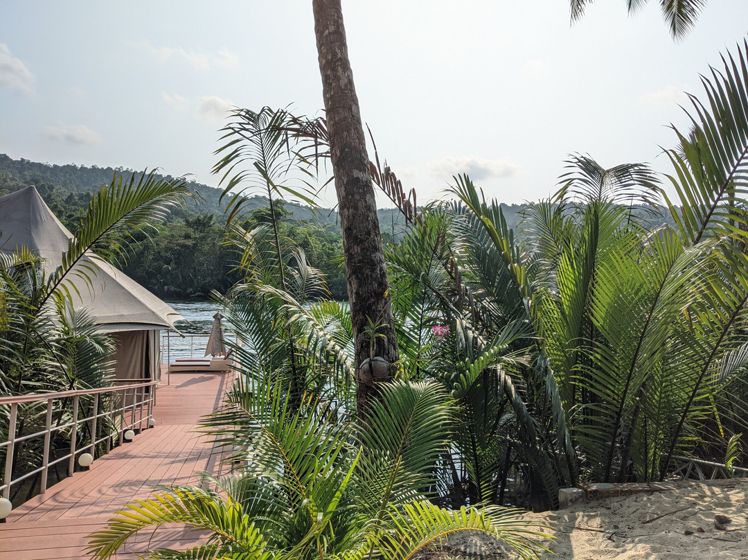 四河流浮动寄宿酒店主图