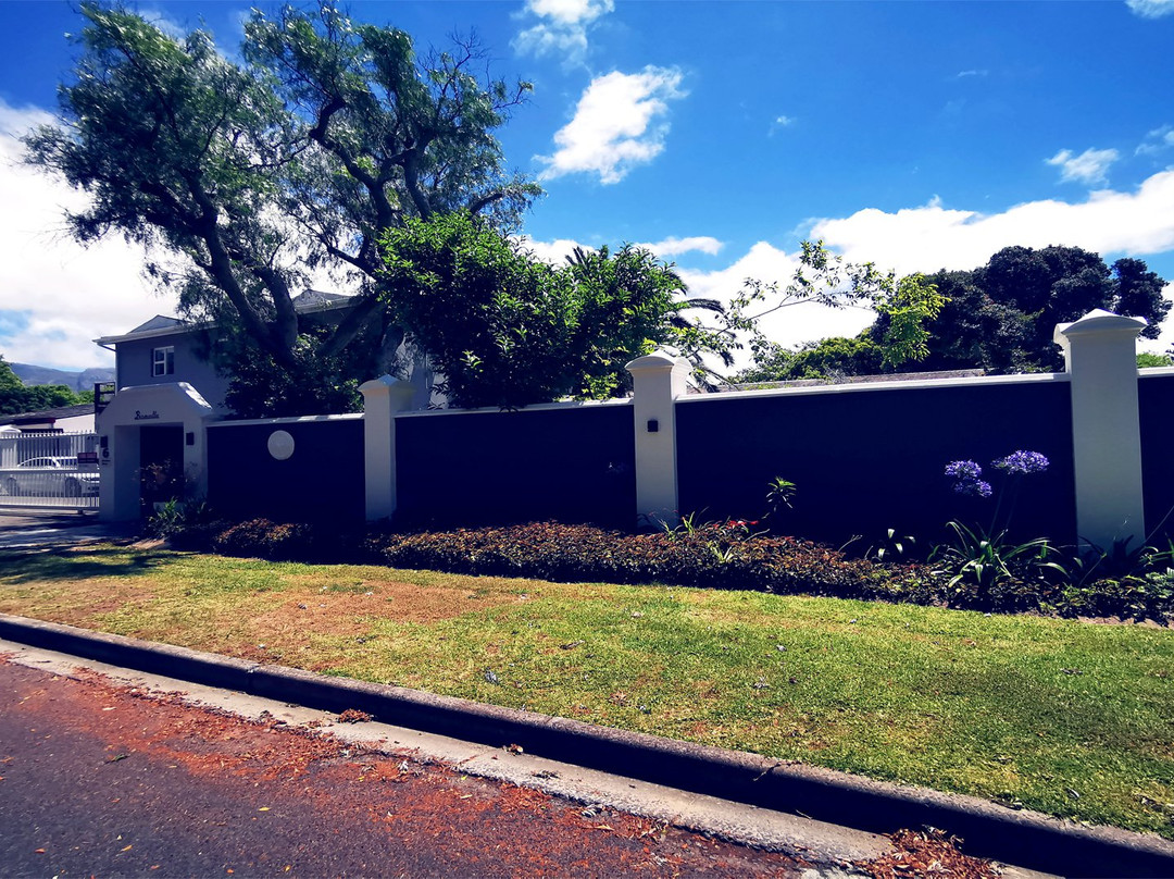 Biancalba Guest House主图