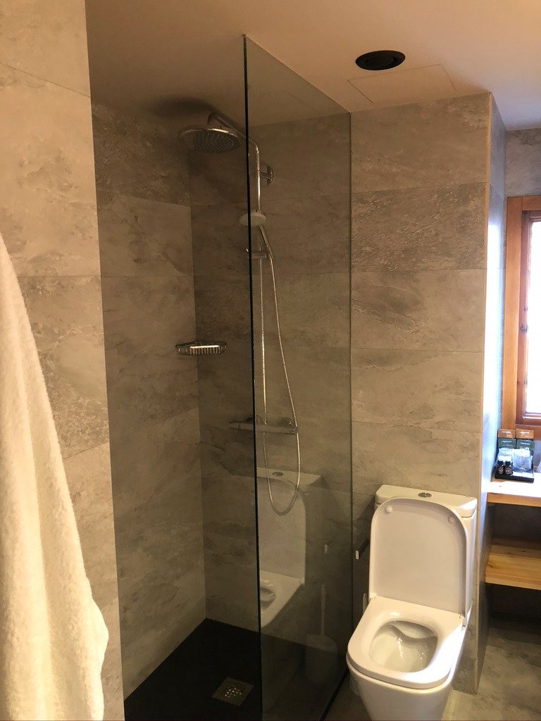 Hotel Xalet Montana-浴室