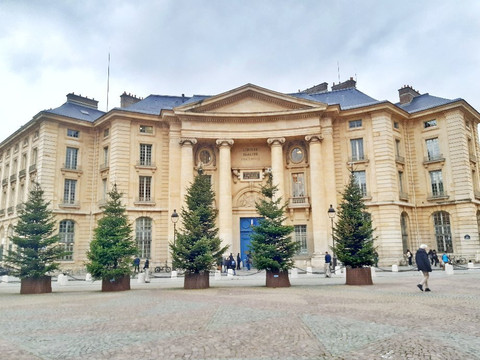 圣吉纳维夫图书馆-巴黎必去景点