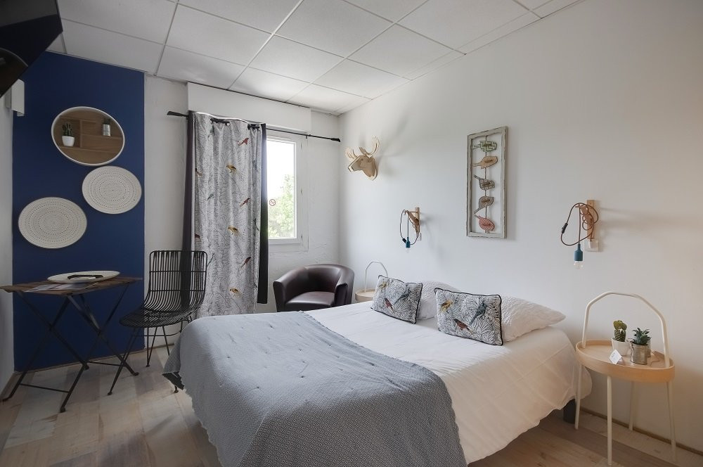 普罗旺斯酒店主图