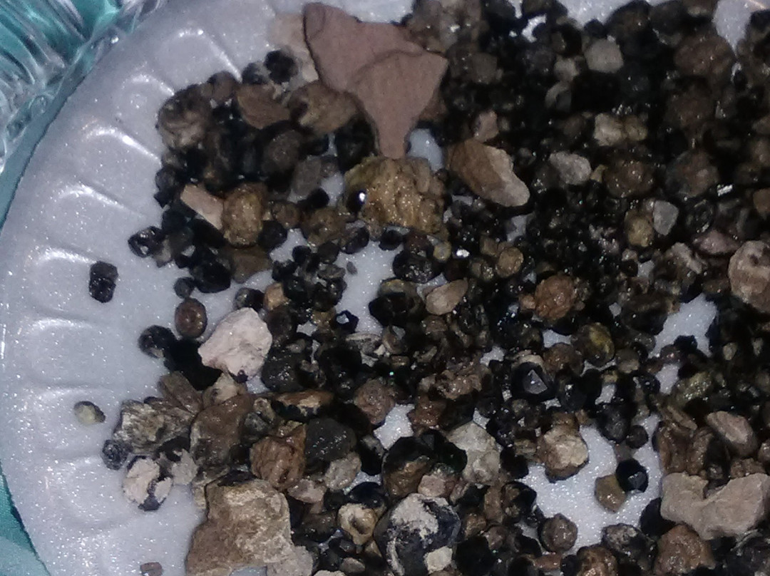 Garnet Hill-Ely必去景点