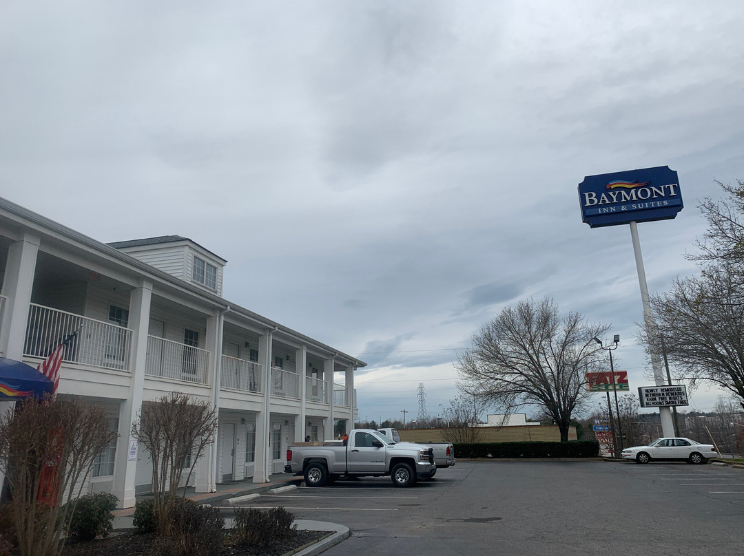 Baymont by Wyndham Forest City主图