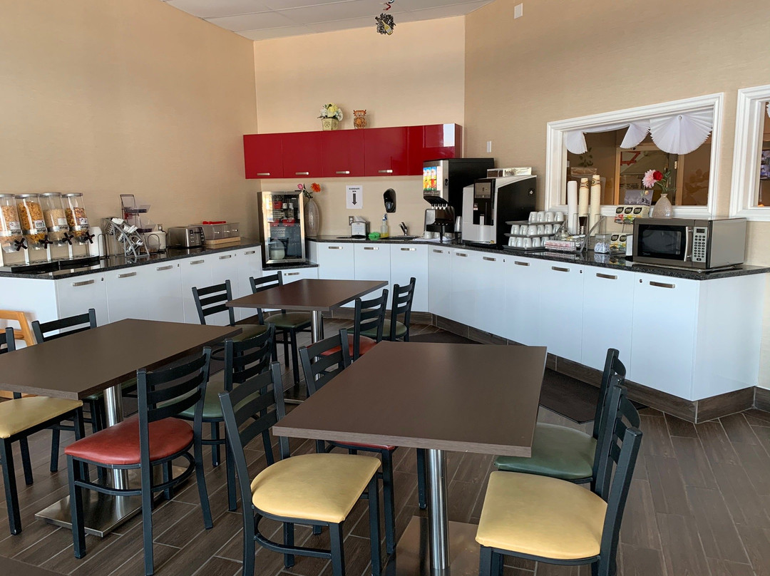 Bay Hill Inns & Suites主图