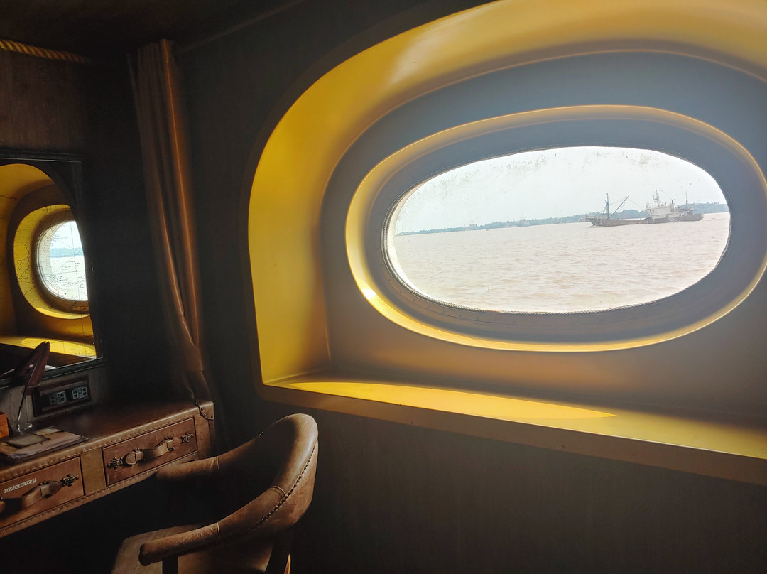 复古豪华游艇酒店主图