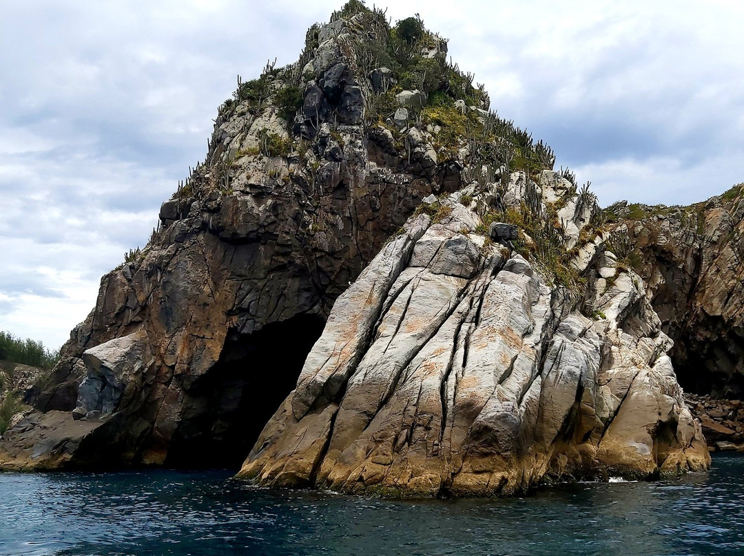 Gruta Azul-阿拉伊阿尔港必去景点