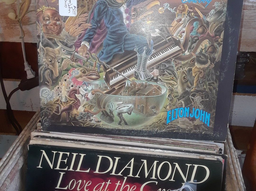 Decades Reclaimed Vintage Depot-莱克兰必去景点