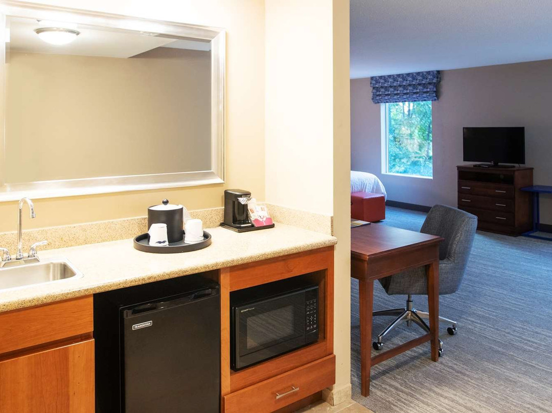 Hampton Inn Gloucester主图