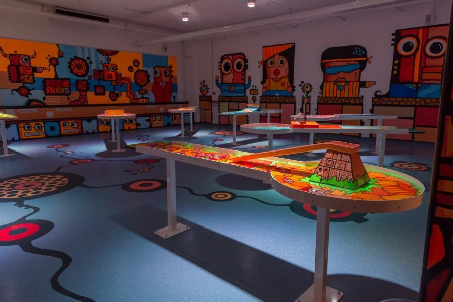 Schwarzlichtfabrik-维尔茨堡必去景点