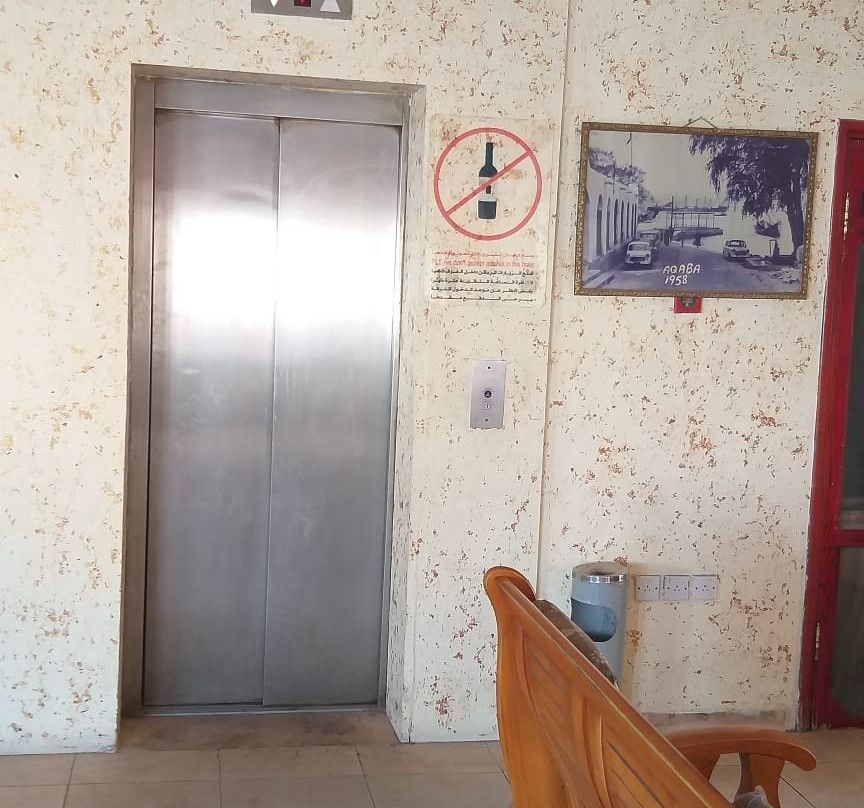 Moon Beach Hotel主图