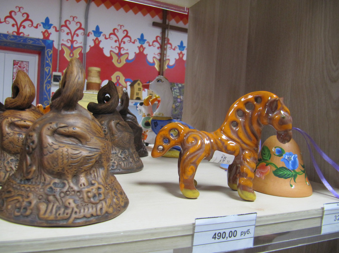 Shop of Local Russian Art Crafts Kurya Shadrikha景点图片
