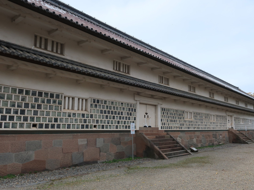 Kanazawa Castle Sanjikken Nagaya's Stone Wall-金泽市必去景点
