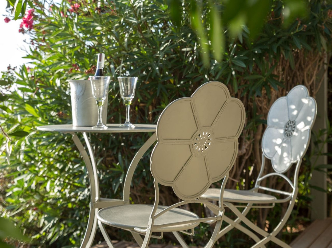 Watercolours Studios主图