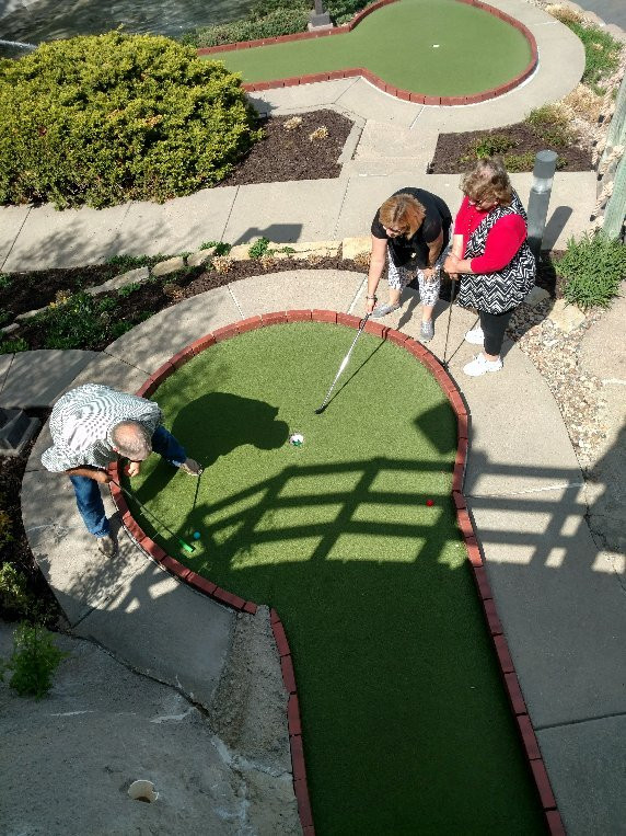 Palmyra旅游景点-Adventure Golf Center