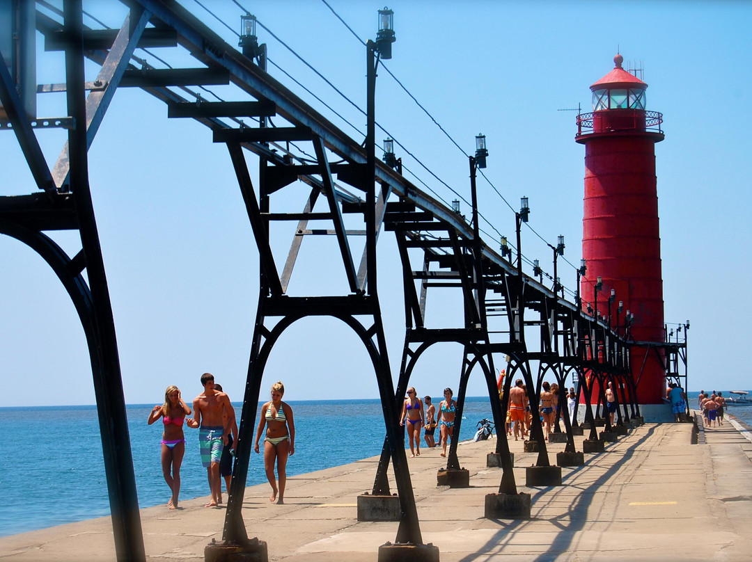 Grand Haven Lighthouse and Pier景点图片
