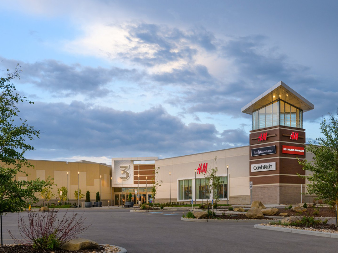 Premium Outlet Collection Edmonton International Airport景点图片