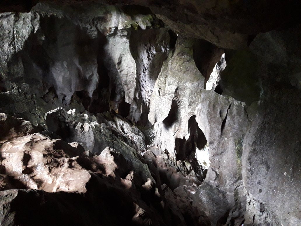 Igbaclag Cave-圣雷米希奥必去景点