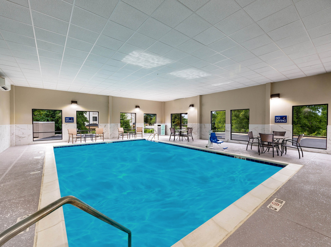 Four Points by Sheraton Charlotte - Lake Norman主图