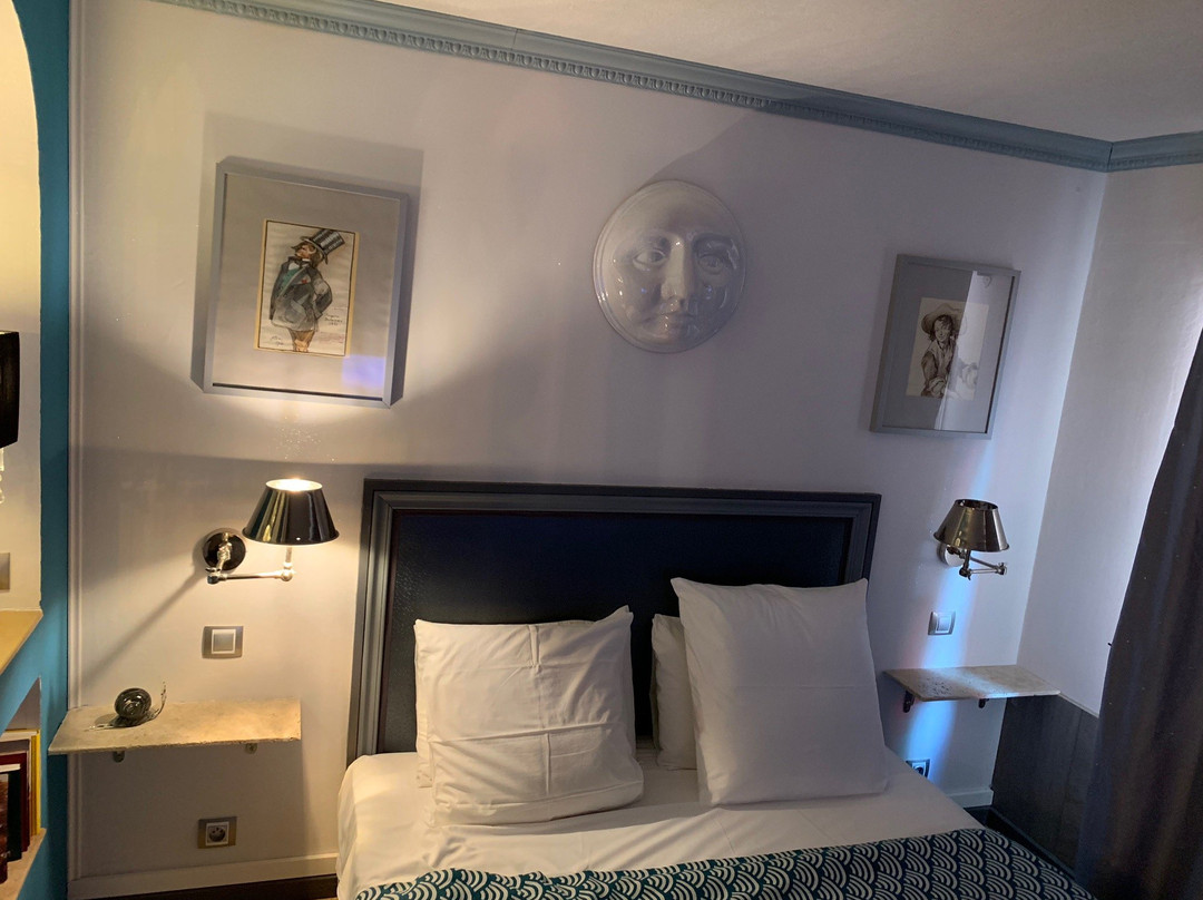 Sous l'Olivier主图