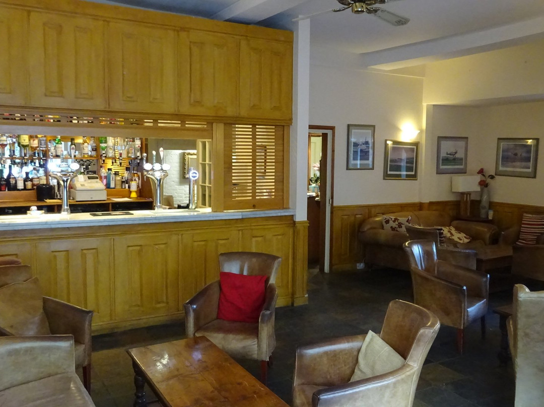 The Crown House Hotel主图