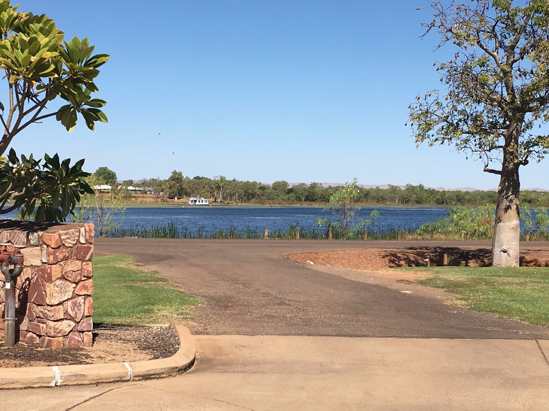 Lakeview Apartments主图