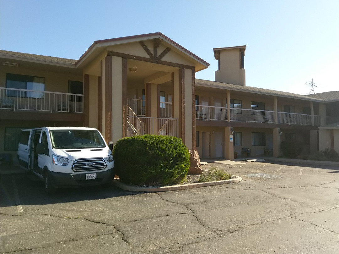 卡匹透里夫豪生酒店主图