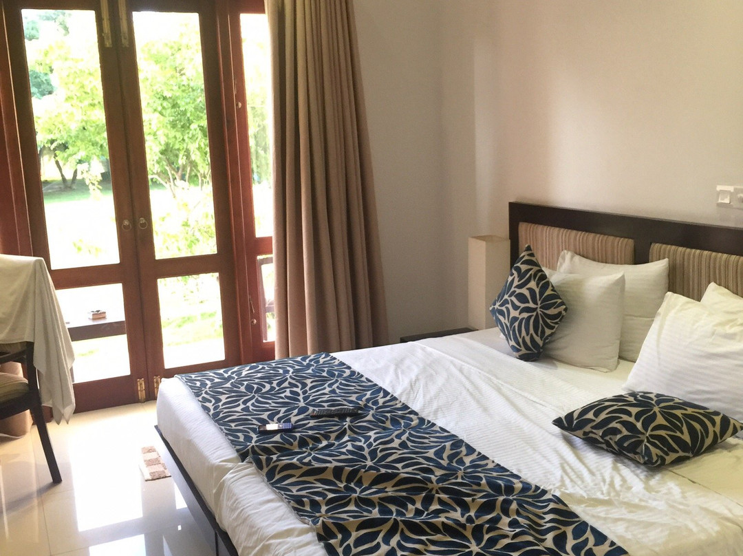 Ruins Chaaya Hotel主图