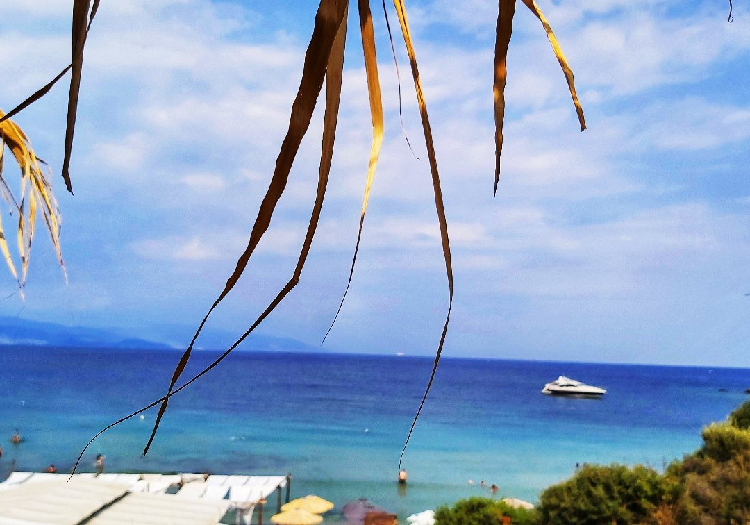 Vrasidas Beach景点图片
