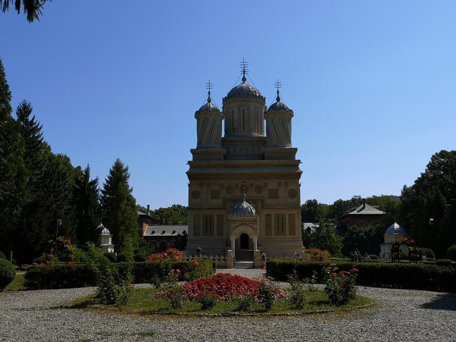 Curtea de Arges Monastery景点图片