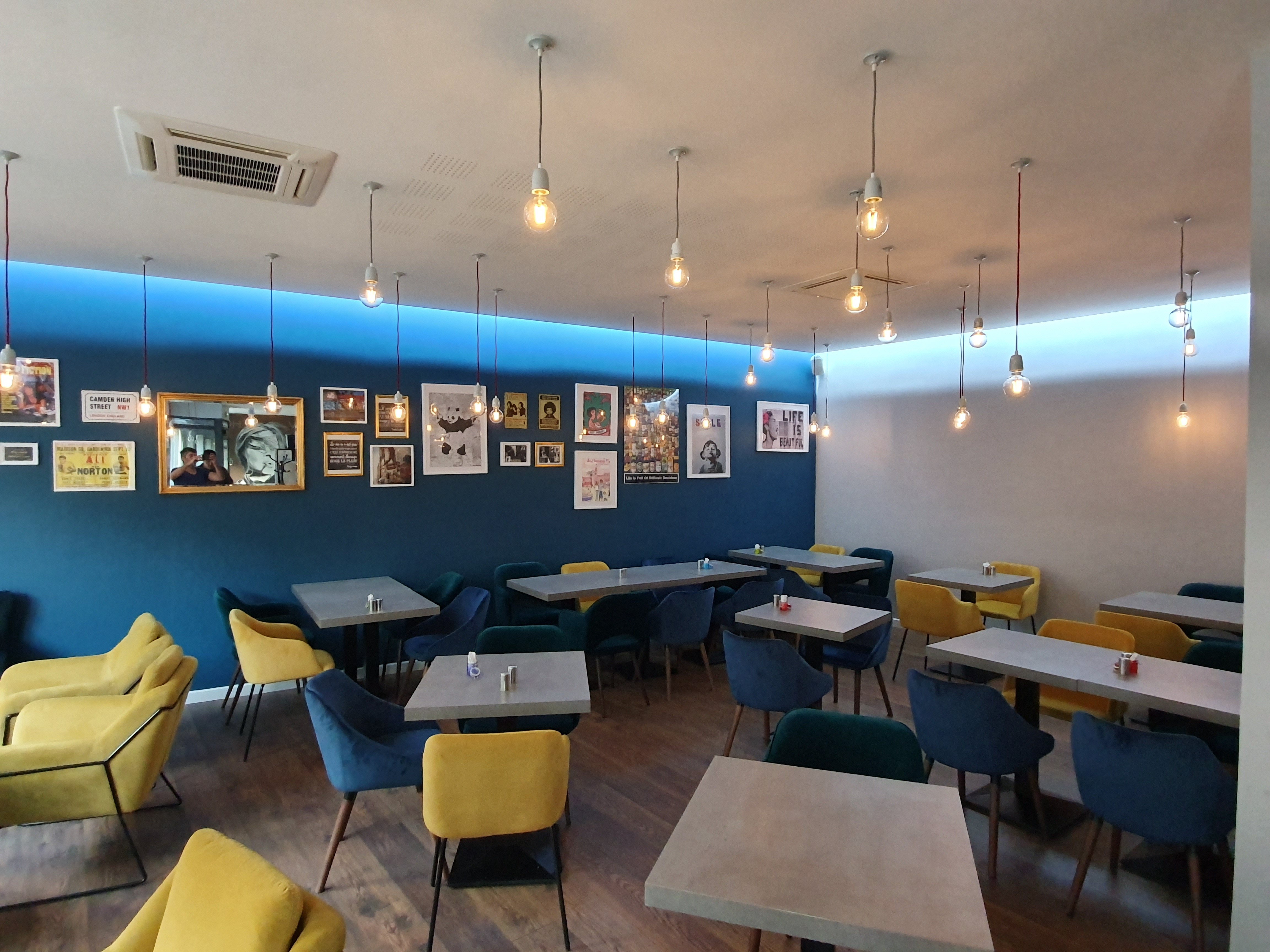 Holidays & Work Hotel-餐饮