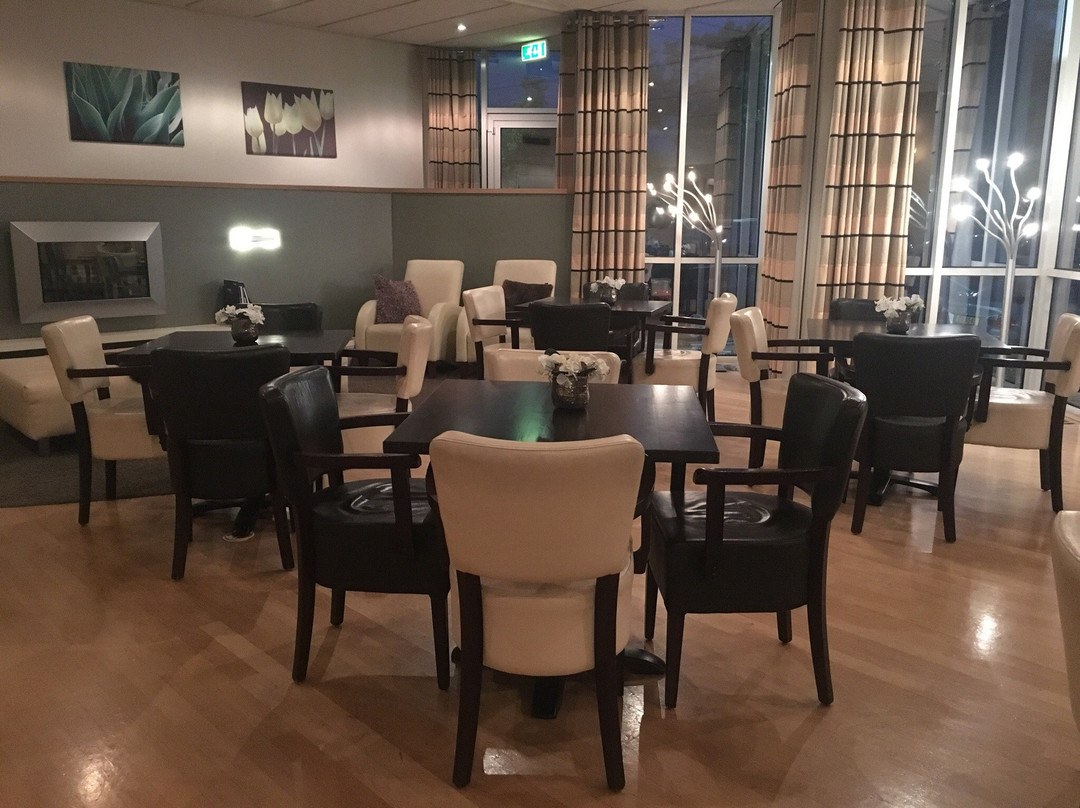 甜蜜英瓦尔酒店主图