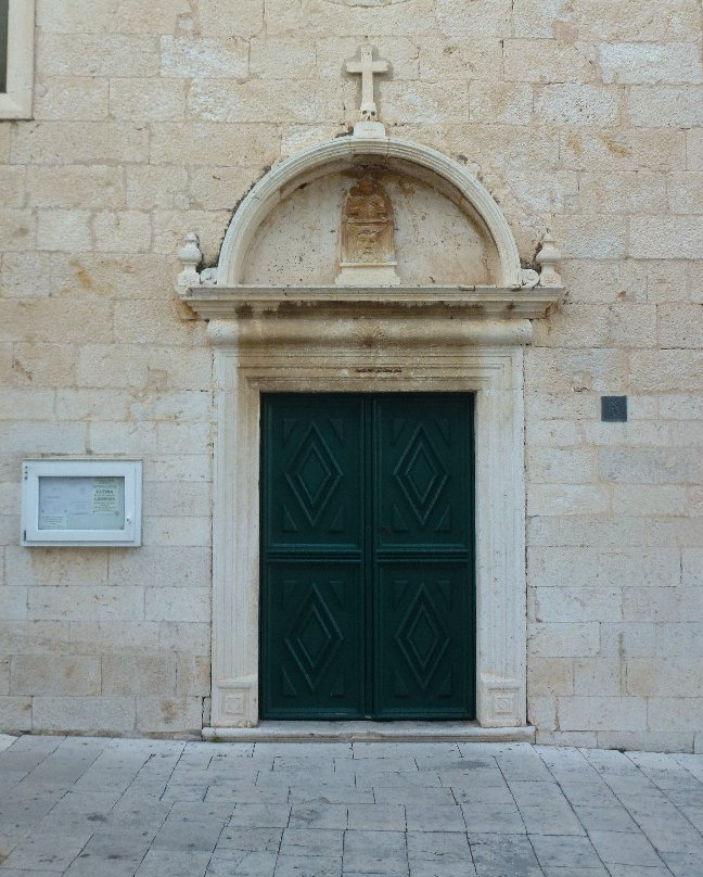 Zupna Crkva Gospe Od Karmela-波尔必去景点