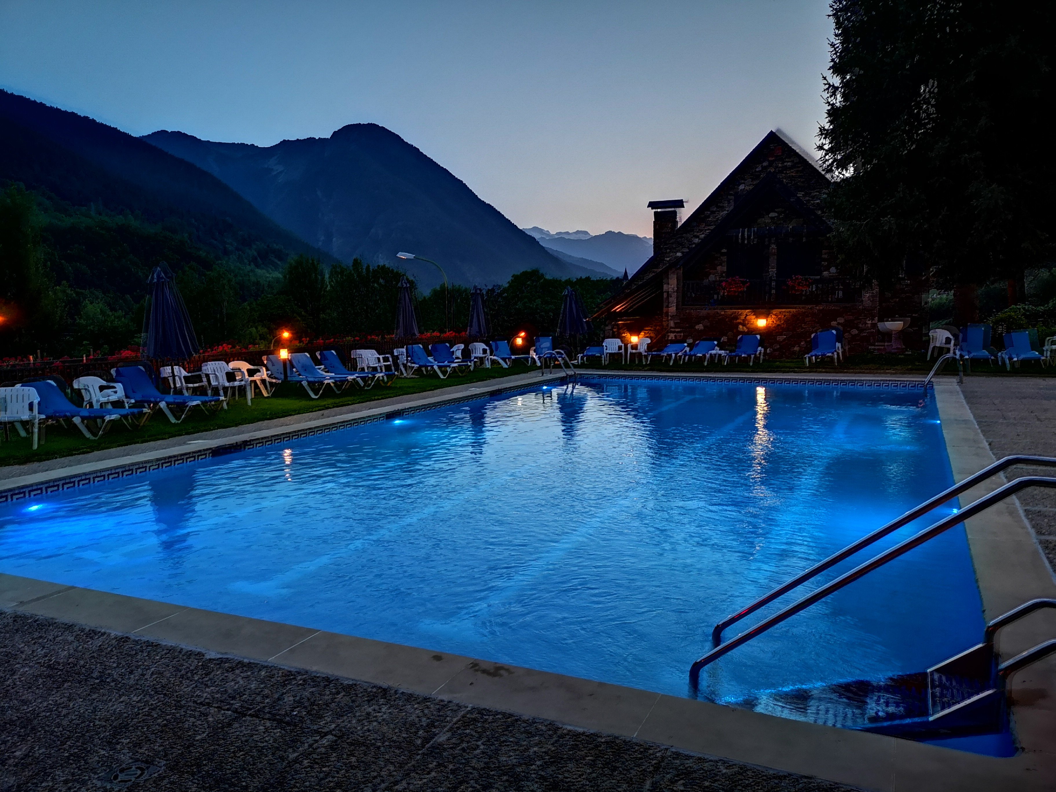 Hotel Lacreu-泳池