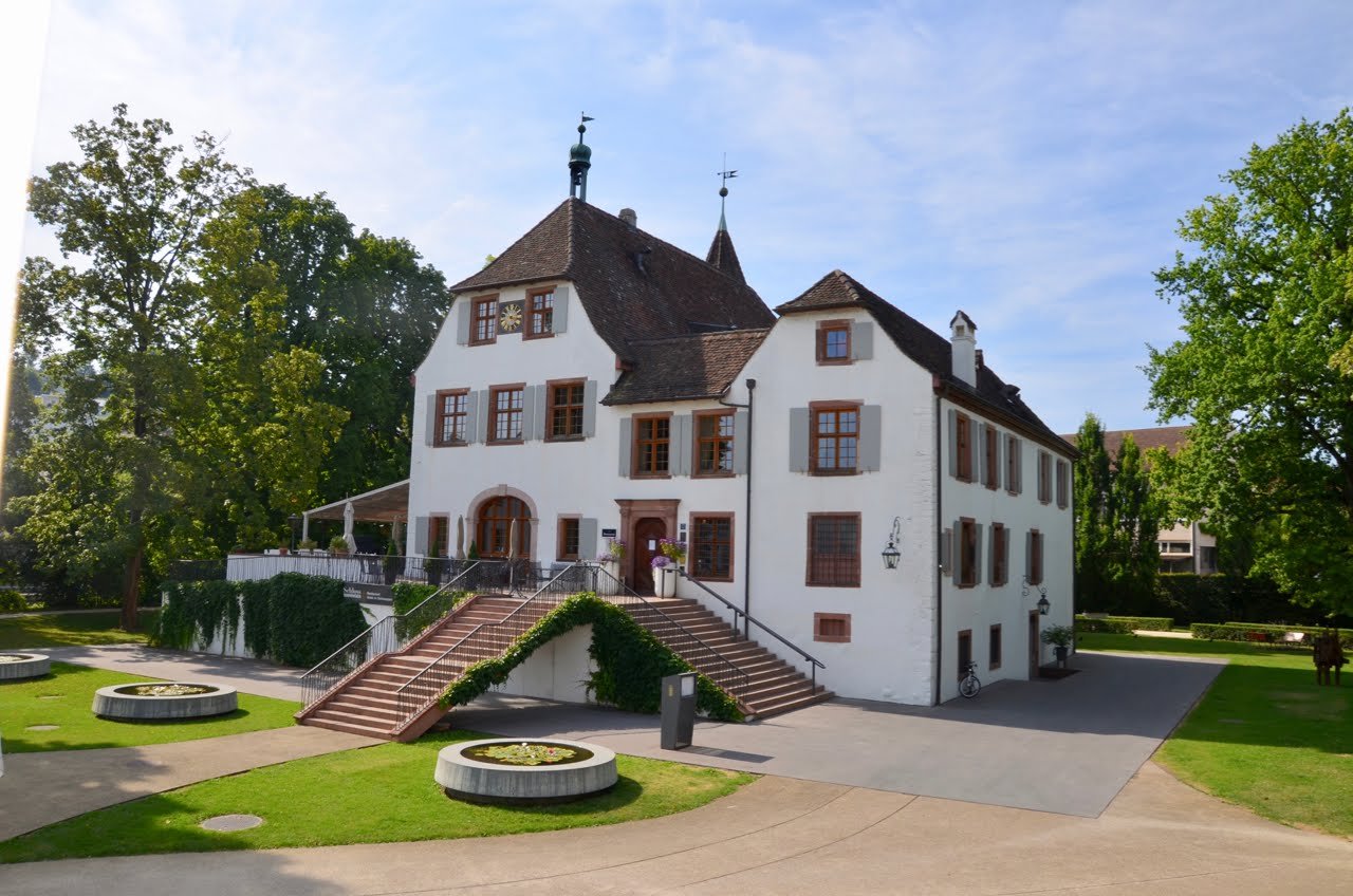 Hotel Schloss Binningen-浴室