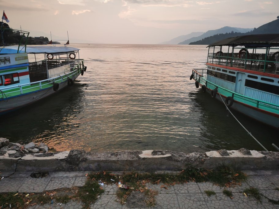 Hotel Pandu Lakeside Parapat主图