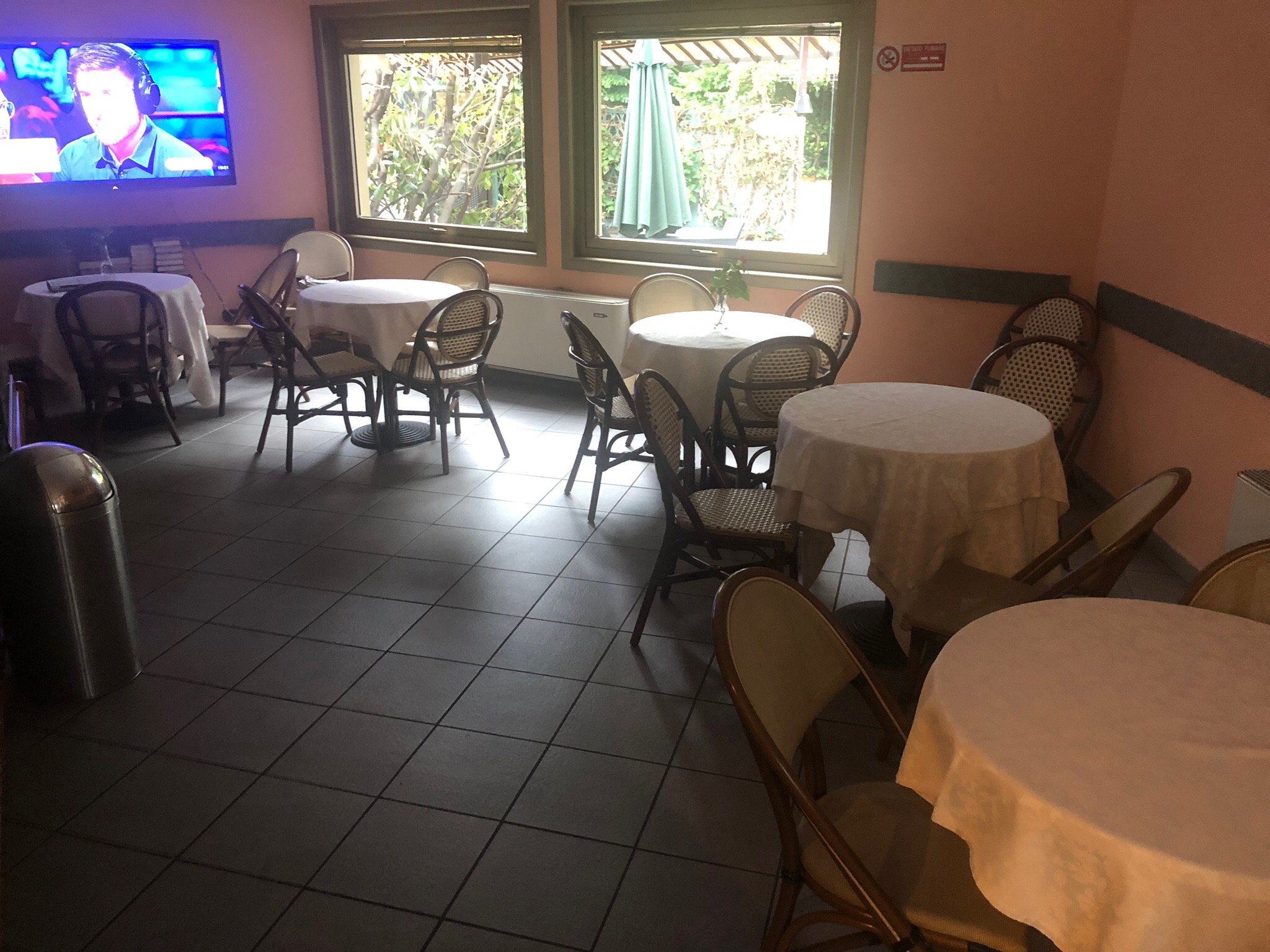 Motel Est-官方