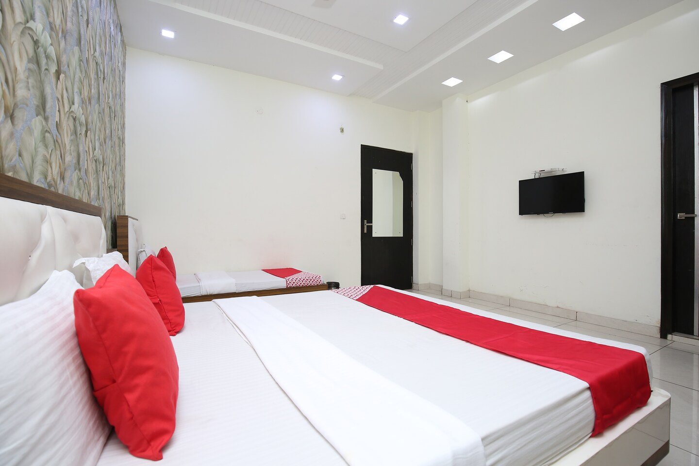 Hotel White City-官方
