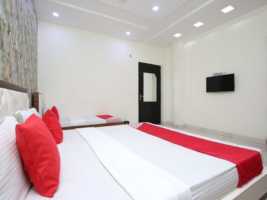 Hotel White City主图