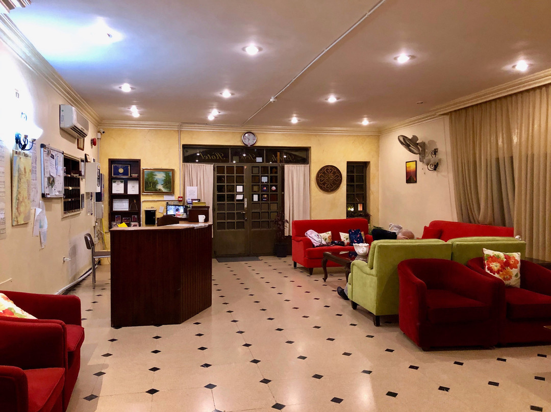 Black Iris Hotel主图