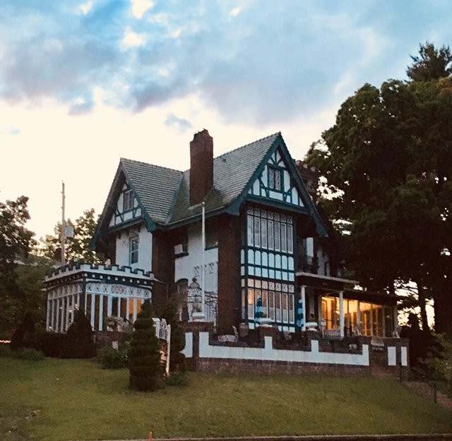 Tuck U Inn at Glick Mansion主图