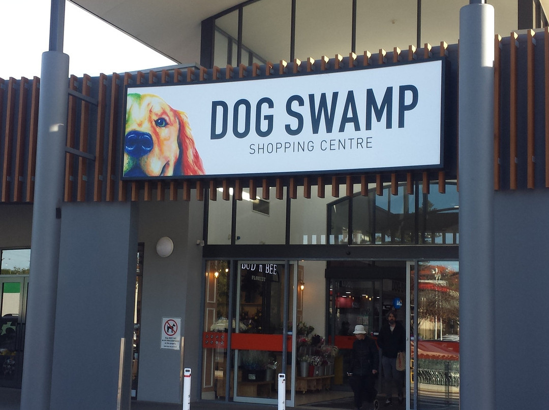 Dog Swamp Shopping Centre景点图片