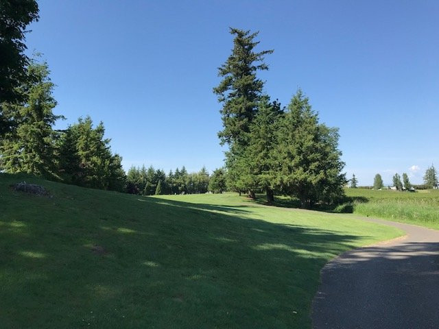 Raspberry Ridge Golf Course景点图片