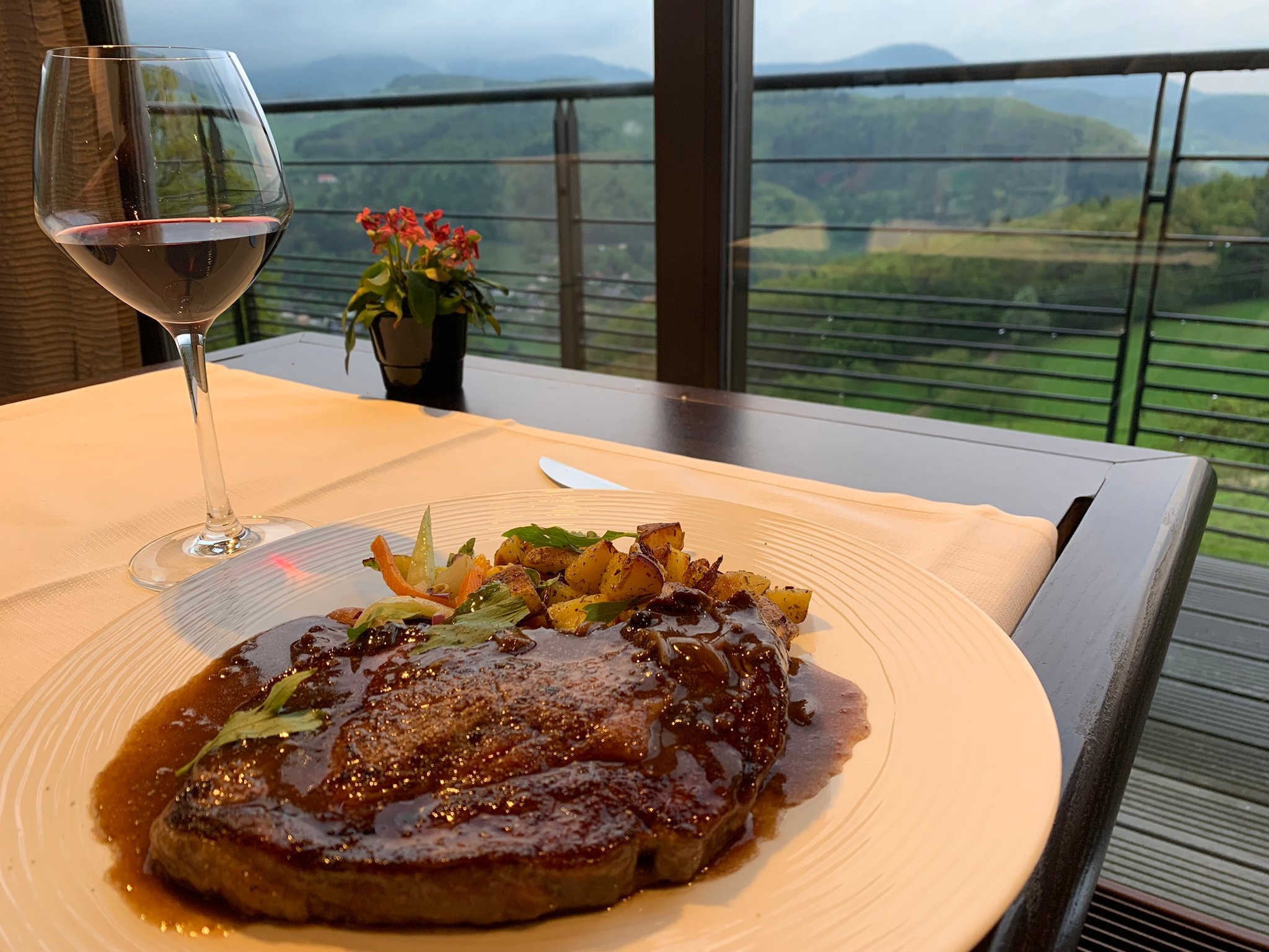 Les Alisiers Hotel-Restaurant-餐饮