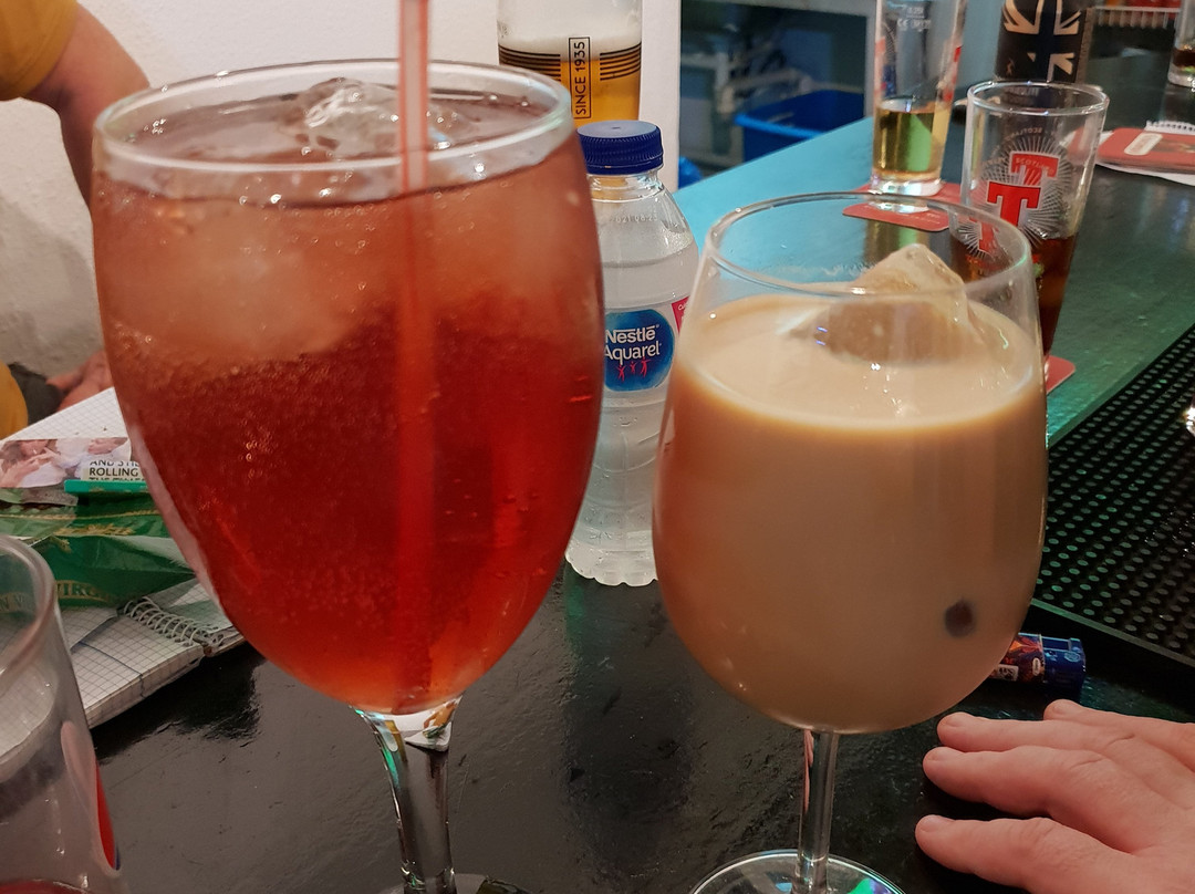 Flozzies Bar-圣庞沙必去景点